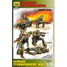 ZVEZDA German Sturmpioniere WWII KIT 1:35