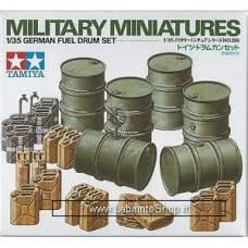 Tamiya German Fuel Drum Set  186 1/35