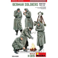 Miniart 35428 German Soldiers Winter 1941-42 1/35