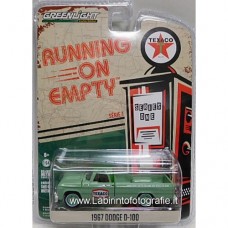 Greenlight 1:64 Running on Empty 1967 DODGE D-100 TEXACO